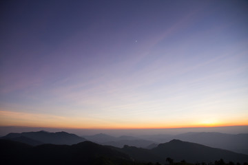 Obraz premium tło wschodzącego słońca