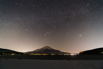 Fuji Mountain and Orion © Kazushi Inagaki