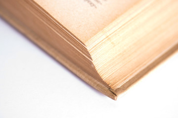 Ein altes, geöffnetes Buch