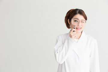 女性医師・白バック