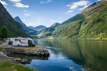 Crédence de cuisine en verre imprimé Scandinavie Camping at Geiranger fjord, Norway.