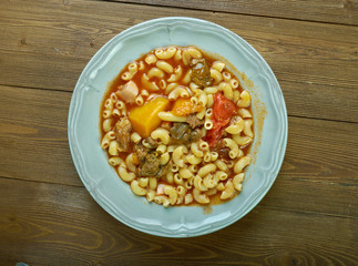 Beef and Tomato Macaroni Soup