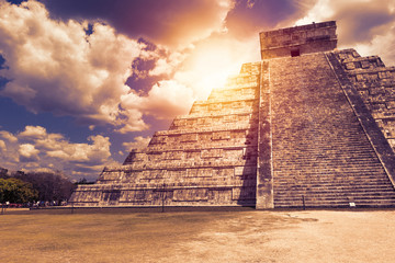 Plakat El Castillo (The Kukulkan Temple) of Chichen Itza, Mexico