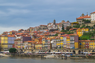  City view of Porto and the Douro river, Porto, Portugal.