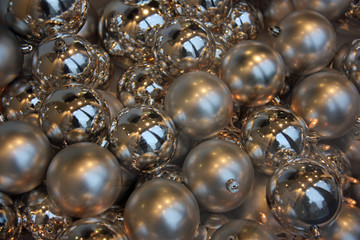 Boules de Noël argentées