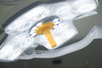 Operating room surgery light
