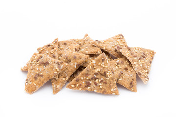 Toasted pita bread chips with herbal seasoning.