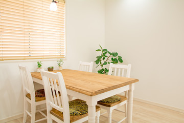 ダイニングテーブル