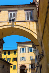 Fototapeta na wymiar old buildings in Lucca, Italy