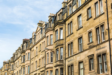 Fototapeta na wymiar facades of old city buildings in Edinburgh