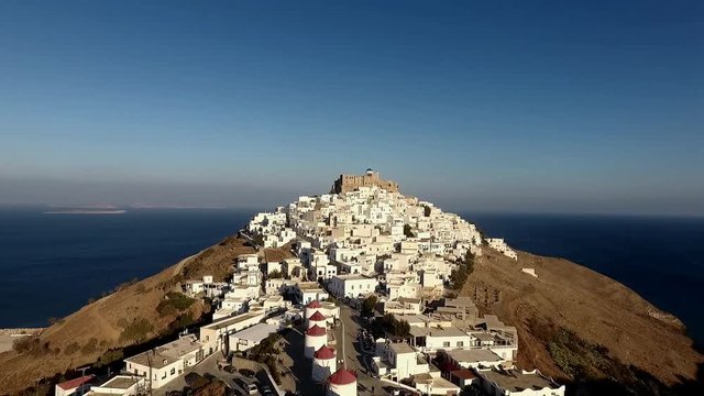 Veduta della Chora di Astipalea, isola greca del Dodecaneso nel mare Egeo