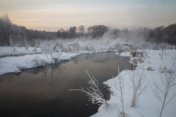 Река Пехорка с инеем на деревьях © spanikratov