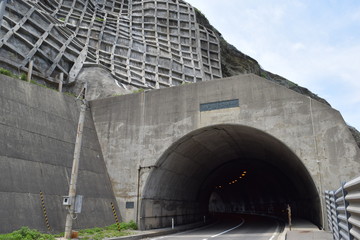 自動車道用トンネル