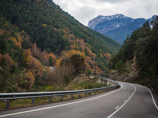 carretera de Aínsa a Francia en Huesca, España, Diciembre de 2016 OLYMPUS CAMERA DIGITAL