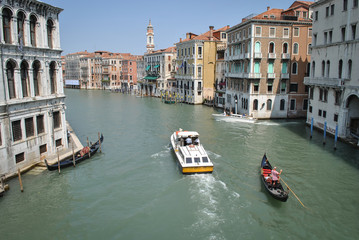 La gondola nel canal grande di Venezia