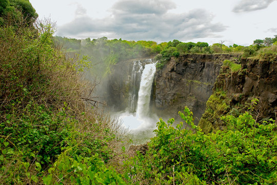 Fototapeta Victoria Falls in Zimbabwe on the Zambezi River  