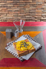 scrambled egg ham toast