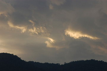 Obraz premium cloud above mountain