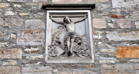Relief über dem Eingangsportal der Michaeliskirche - Universitätskirche der Universität Erfurt 