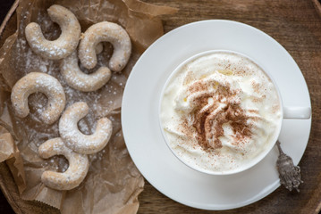 Heiße Schokolade mit Sahne (Vorweihnachtszeit)