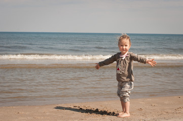 dziewczynka na plaży