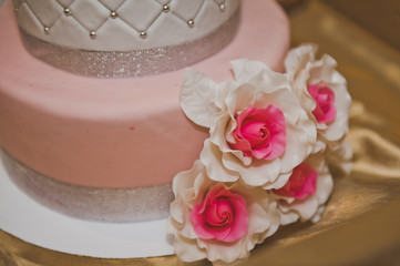Sweet cake decorated with pink hearts and flowers 6761.