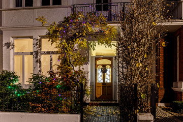 Obraz premium House decorated for Christmas in London