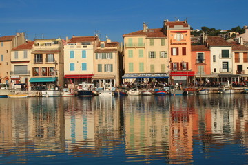 Fototapeta na wymiar Port de plaisance de Cassis, Bouches-du-Rhône