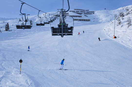 Austria: Sessellift im Wintersportort Sölden  im Tirol