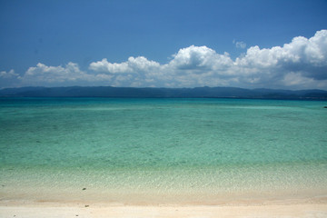 Fototapeta premium Paradise Beach - Iriomote Jima Island, Okinawa, Japan
