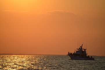 Obraz premium Sunset Cruise