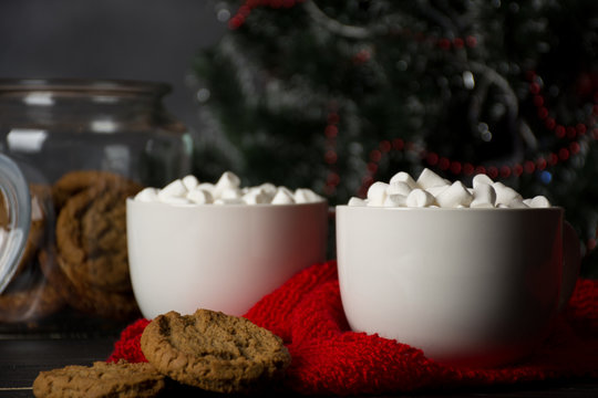 Hot chocolate with marshmallow and cookies