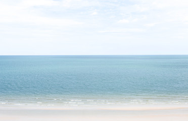 Fototapeta premium Beautiful tropical seascape and clean sky with white sand