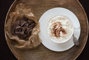 Heiße Schokolade mit Sahne