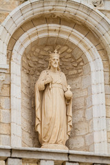 Obraz premium Sculpture in facade of the Catholic Wedding Church in Cana, Israel
