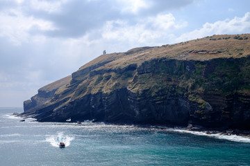 해안가 절벽 풍경