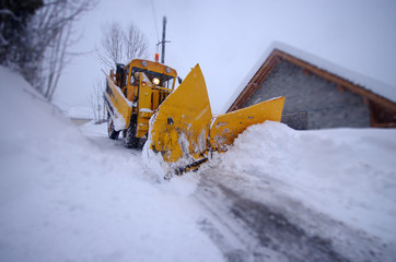 hiver - d&eacute;neigement au chasse neige