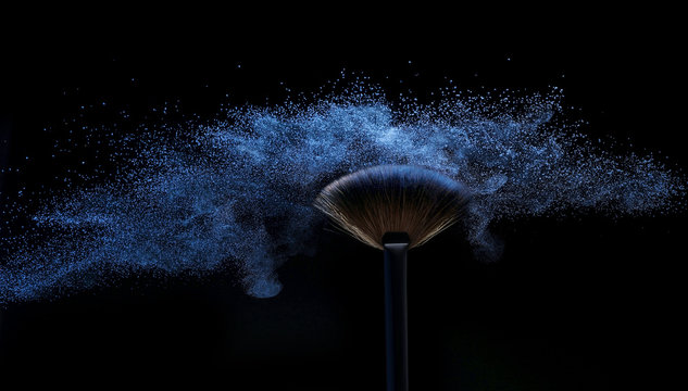Powder falling on makeup brush