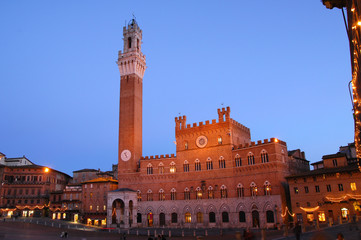 Obraz premium Piazza del Campo with Torre del Mangia, Siena, Tuscany, Italy.