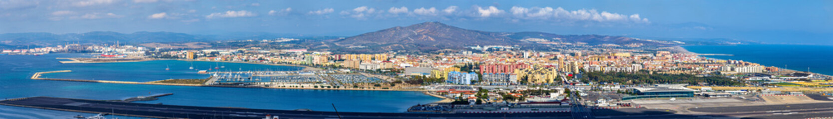 Fototapeta na wymiar Panorama of La Linea and Gibraltar Airport