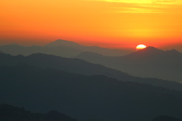 levé de soleil au Népal