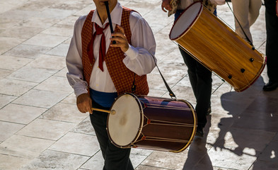 Manifestation, défilé à l'ancienne.