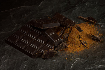 Dark chocolate stack, chips and powder