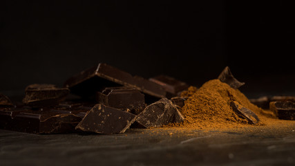 Dark chocolate stack, chips and powder