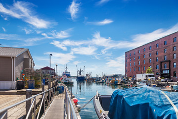 Fototapeta na wymiar Crowded and busy docks between Union Wharf and Portland Fish Pier