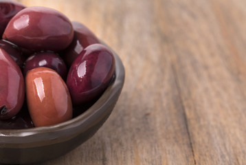  olives into a bowl