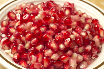 fresh pomegranate seeds 