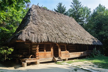 Fototapeta na wymiar Old Ukrainian authentic wooden house