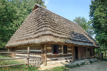 Fototapeta na wymiar Old Ukrainian wooden house