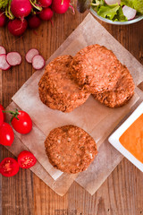 Meatballs with salad.